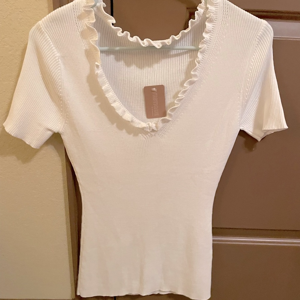 NWT VESTIQUE HEY JUDE TOP
